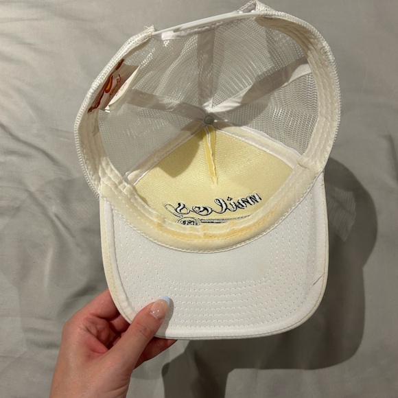 Milos White Cap - Picture 2 of 2